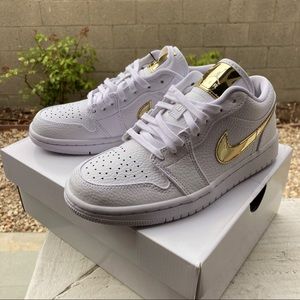 RARE Nike Air Jordan 1 Retro Low WOMANS